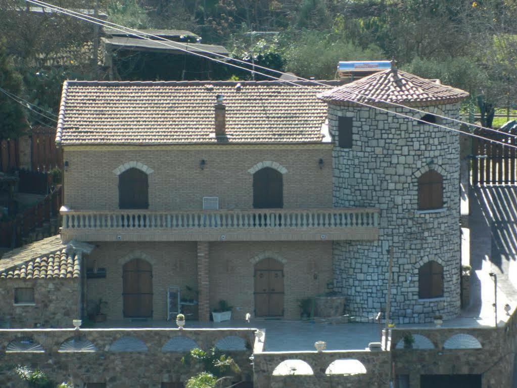 Готель Castello Valguarnera Caropepe Екстер'єр фото